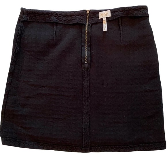 LAUNDRY BY SHELLI SEGAL Soft Quilted Knit Black Skirt with Pockets - Picture 3 of 7